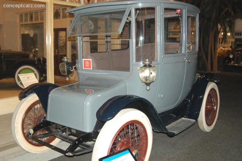 1915 Detroit Electric Model 61